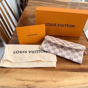 Louis Vuitton Damier Azur Key & Card Pouch - Cream/Light Gray
